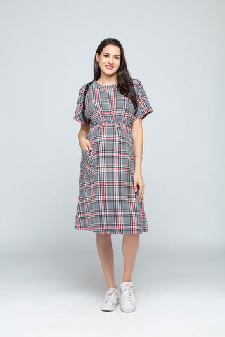 Half Sleeves Checked Maternity Nursing Dress - Black and red